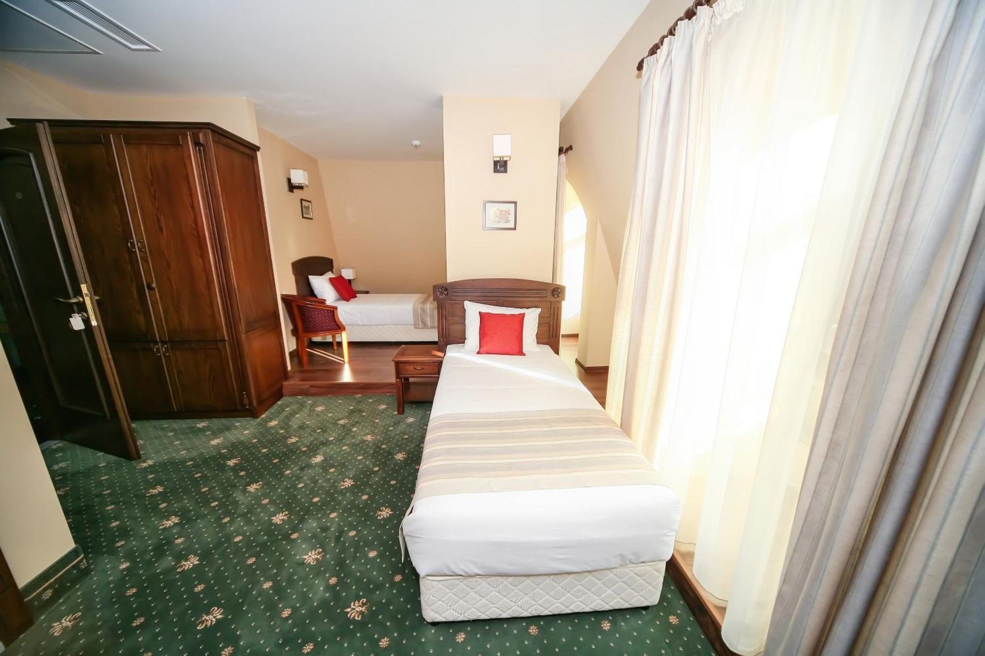 Retro Hotel Haskovo Exterior photo