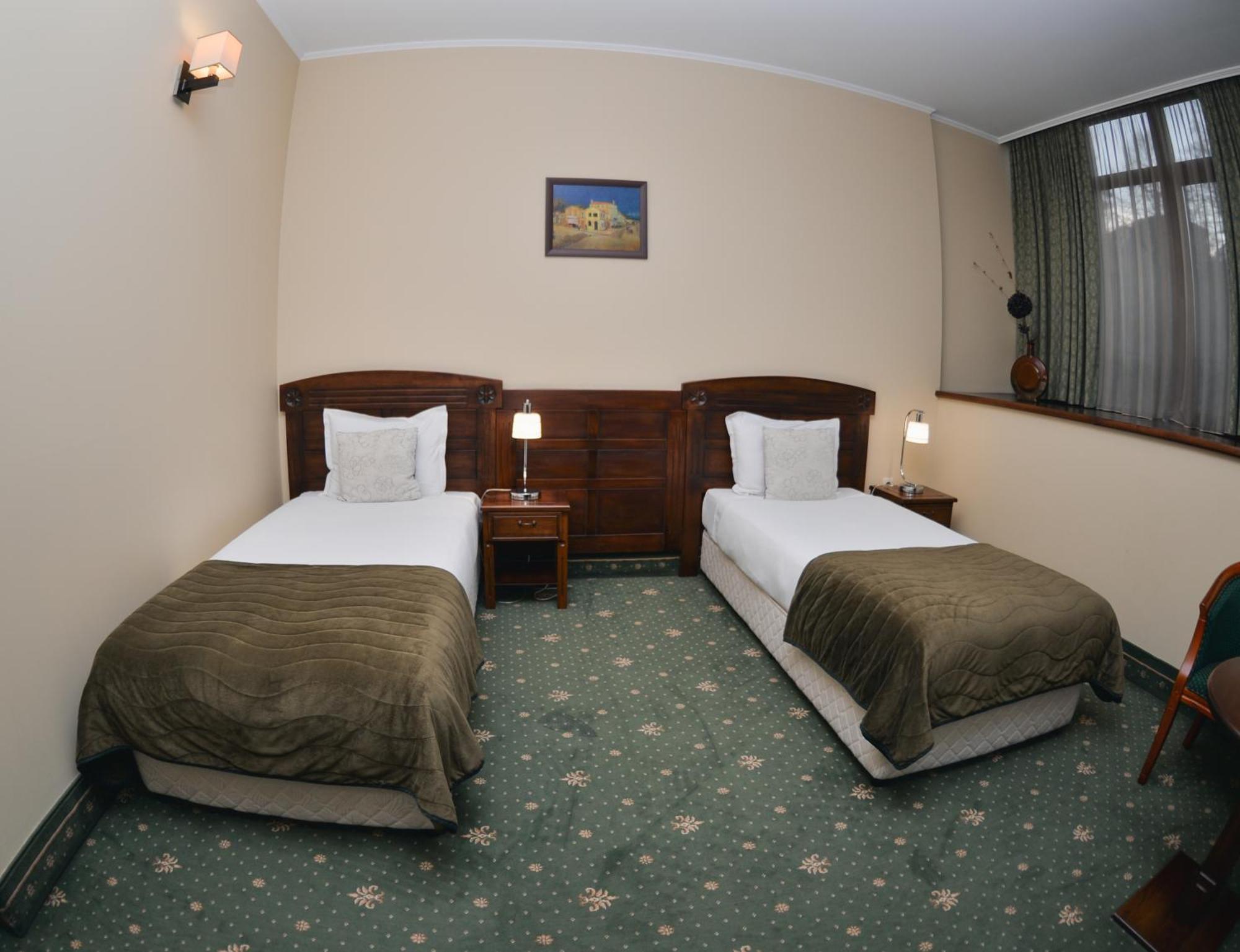 Retro Hotel Haskovo Exterior photo